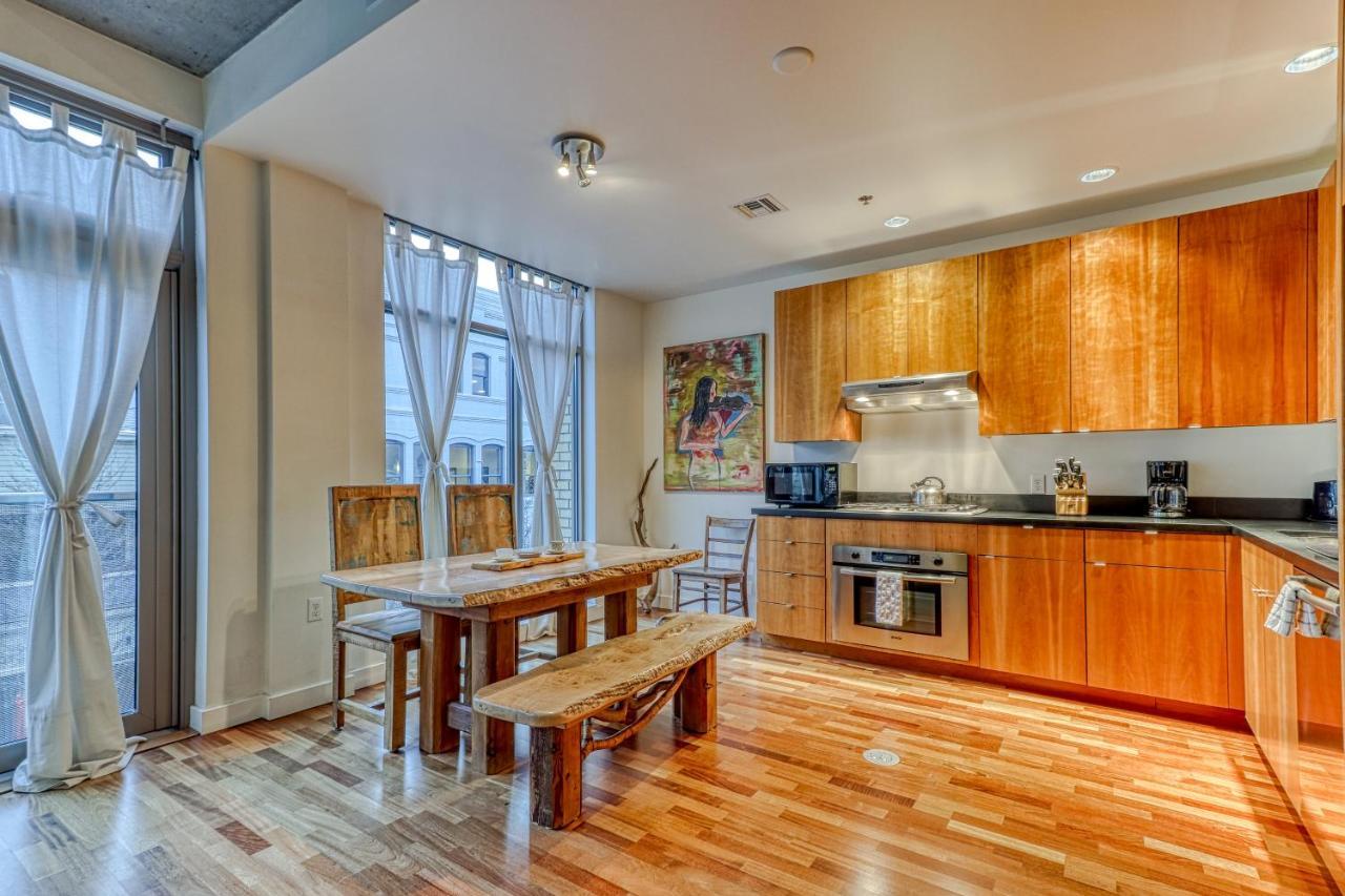 Отель Oak Street Lofts Худ-Ривер Экстерьер фото