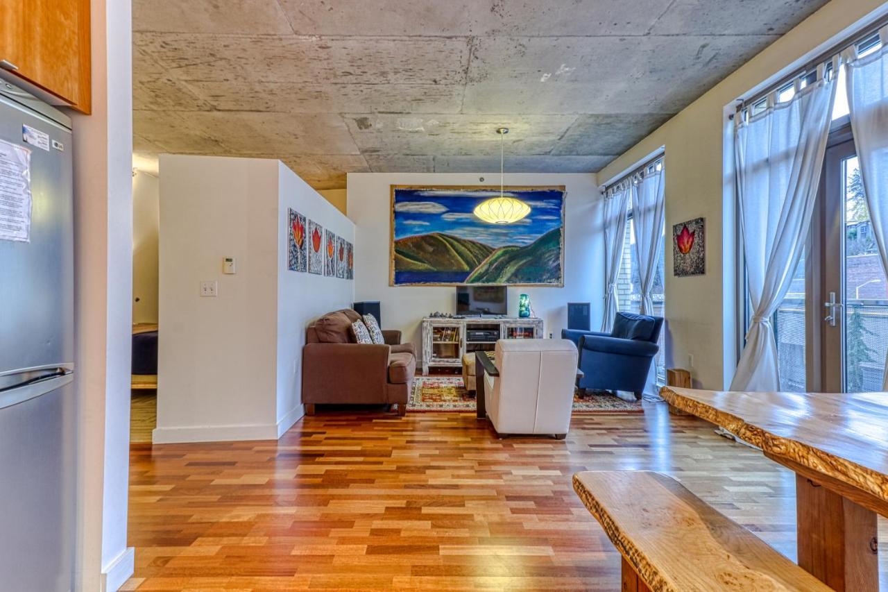 Отель Oak Street Lofts Худ-Ривер Экстерьер фото